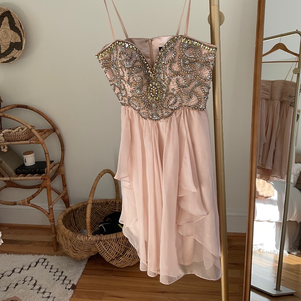 Dave and Johnny embellished chiffon mini dress Size 3/4 Pinkish Nude